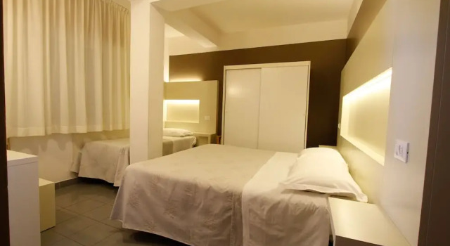 Трёхместный номер Superior с балконом Hotel Desire