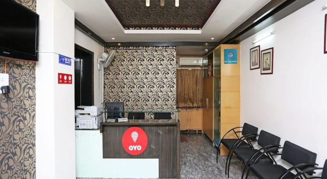 OYO 732 near DLF, Rezerwuj Hotel Kondapur 