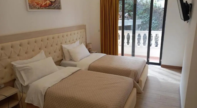 Четырёхместный номер Standard с видом на море Hotel Iliria