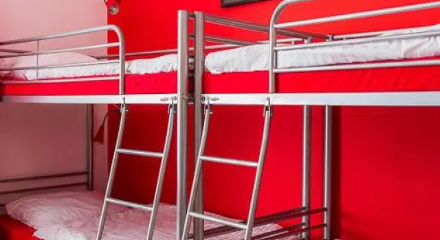 Кровать в общем номере (женский номер) Retro Hostel