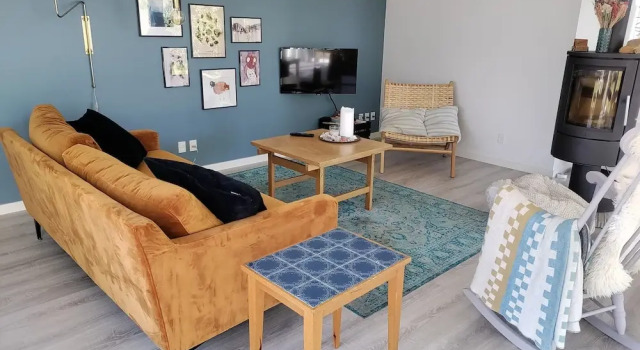 The Comfort of This Cottage Merges With Nature, Boek Vakantiehuis Holbaek 