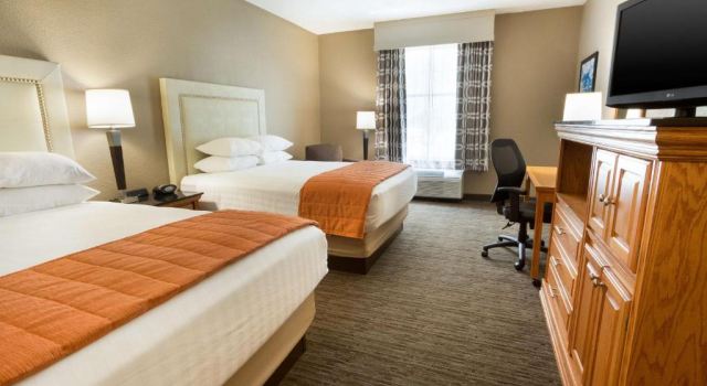 Четырёхместный номер Superior Drury Inn & Suites Lafayette LA