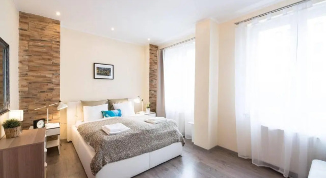 Ultra central large home with AC and balcony, Varaa Hotelli Budapest Budapest