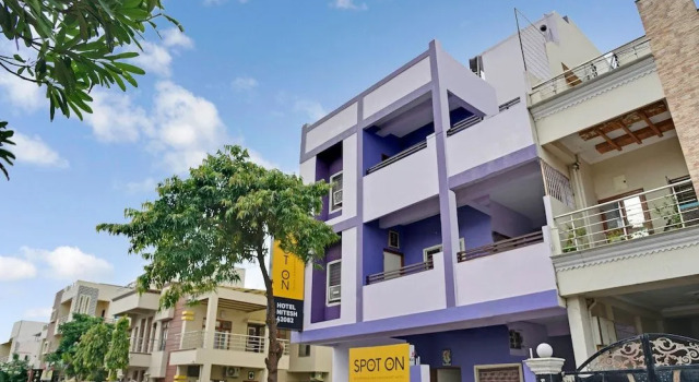 SPOT ON 42082 Hotel Nitesh
