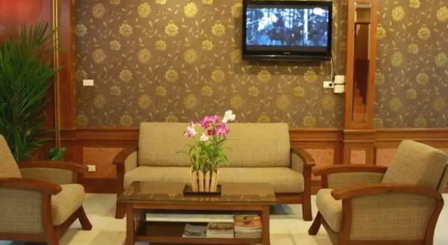 NNC Patong Inn, Забронировать Отель Патонг-Бич остров Пхукет