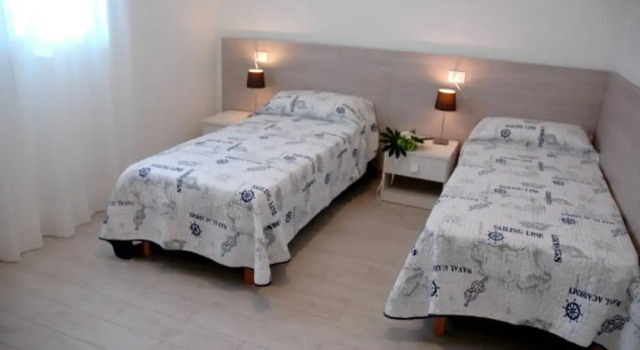 Elegant Villa in Lignano Pineta, Book Villa Hoteller i Friuli Venezia Giulia med parkering, Parkering