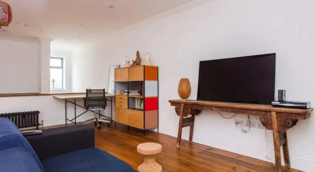 Cosy 2 Bedroom Apartment With Great Outdoor Balcony