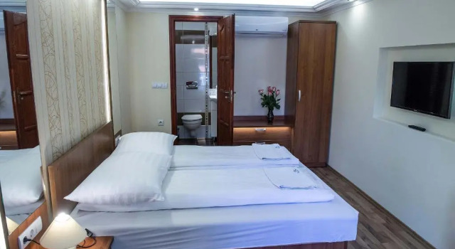 Студия с видом на бассейн BL Luxus Apartman