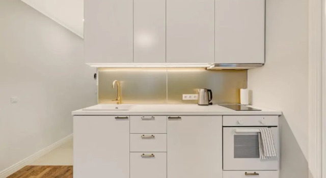 Апартаменты New 1BR in superb location. Free parking & WIFI