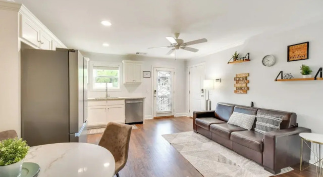 Walk to Shops & Dining: Downtown Condo in Helen, Book Lejlighed Lejligheder i Helen, Lejlighed