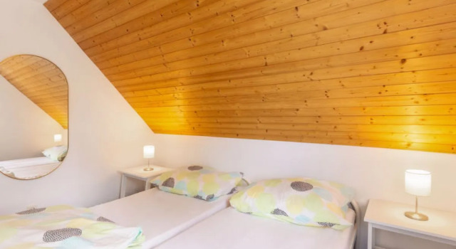 Holiday Hill E60, Rezerwuj Hotel Hotele w Kraj hradecki z parkingiem, Parking