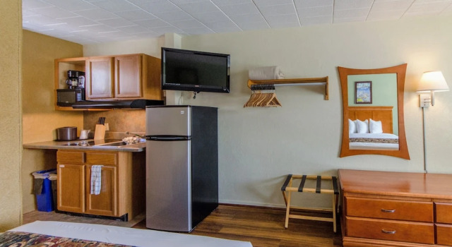 Четырёхместный номер Standard Marlane Motel