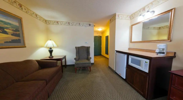 Двухместный люкс Country Inn & Suites by Radisson, St Cloud East, MN