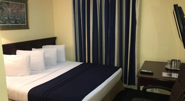 Номер Standard Airport Suites Hotel