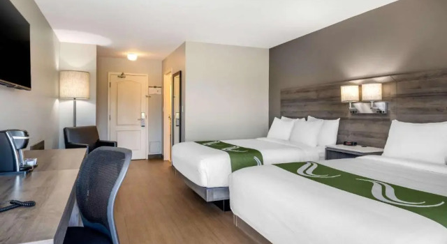 Четырёхместный номер Standard Цокольный этаж Quality Inn & Suites Amsterdam