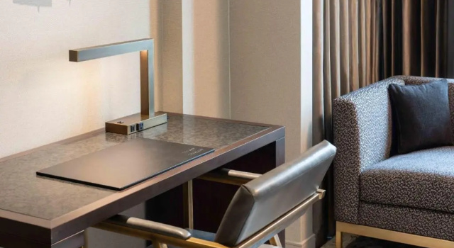 Номер Deluxe The Row Hotel at Assembly Row, Autograph Collection