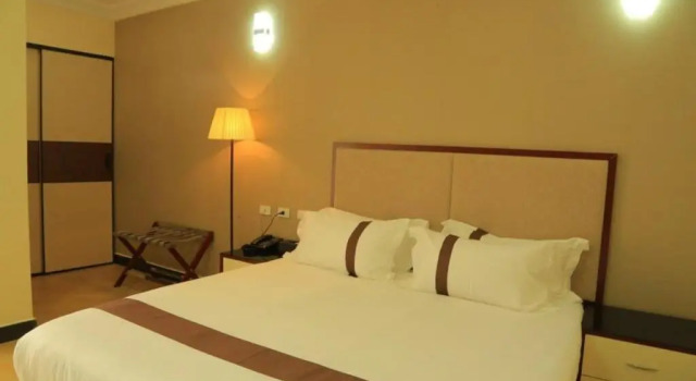 Полулюкс Adwest Hotel