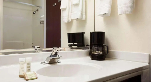 Четырёхместный номер Standard Super 8 by Wyndham Aurora/Naperville Area