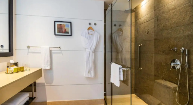 Четырёхместный номер Executive Hilton Bogotá