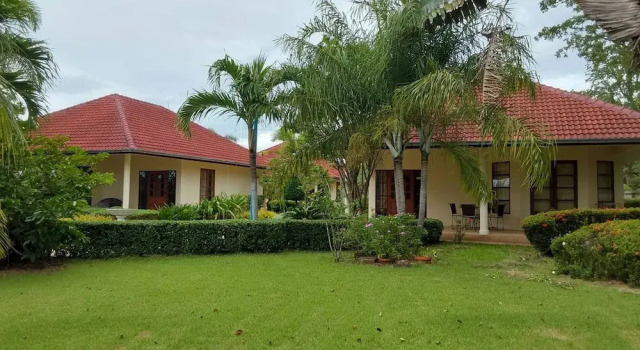Бунгало Schnes Bungalow mit gemeinschaftichem Auenpool und 2km vom Sandstrand enfernt