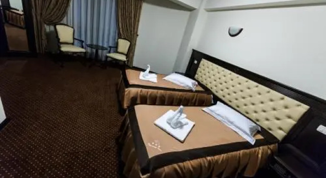 Pensiunea Iriss, Book Hotel Hotels in Valea Lupului with Parking, Parking