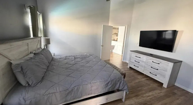 Коттедж Beach Bums Villa 3 Bedroom Home