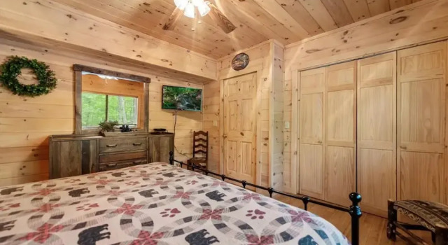 Firefly-pristine Mountain Cabin With hot tub Screened Porch Fire pit Wifi, Rezerwuj Dom wakacyjny Pleasant Hill Georgia
