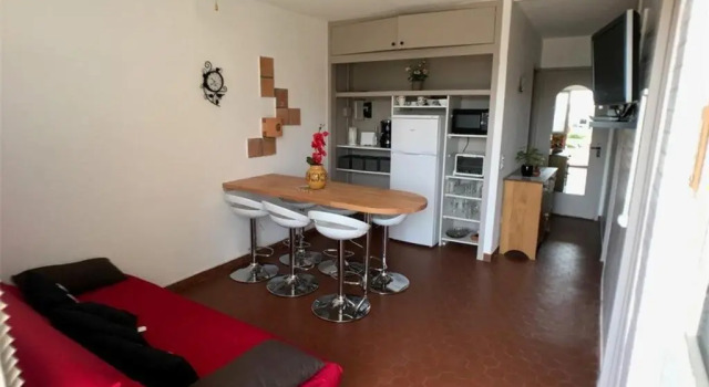 Appartement Port Leucate, 3 pièces, 6 personnes - FR-1-81-423, Book Lejlighed Hoteller i Corbières med parkering, Parkering