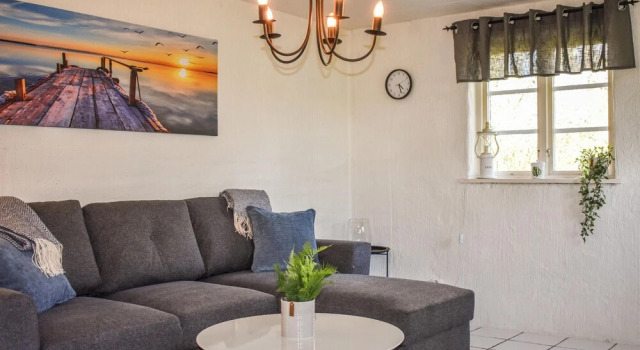 Beautiful Home in Skivarp With Wifi and 2 Bedrooms, Rezervați Hotel Skurup Lagos