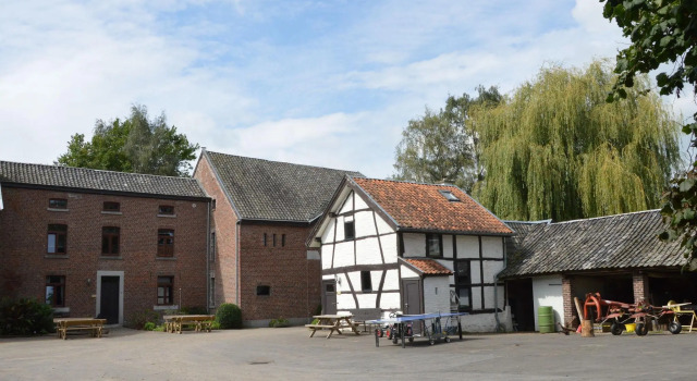 Teuven Farmhouse for 24 Guests, Buchen Sie Ferienhaus Teuven Limburg