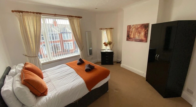 Blackpool Abode - Ansdell House, Забронировать Отель Отели Англии 3 звезды, 3*