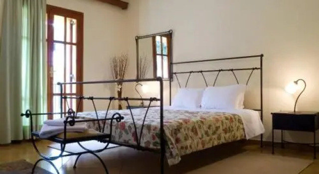 Krinides, Prenota Hotel Kalavrita 