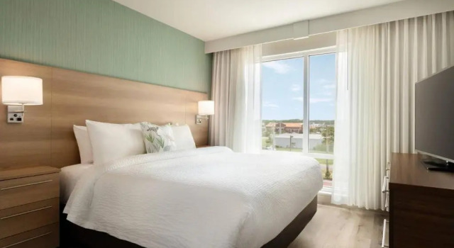 Двухместный люкс c 1 комнатой с видом на внутреннюю территорию TownePlace Suites by Marriott Outer Banks Kill Devil Hills