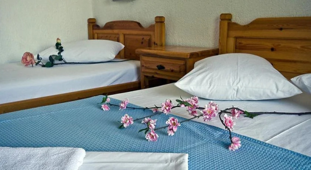 Narkissos, Buchen Sie Hotel Panormos Pirgos