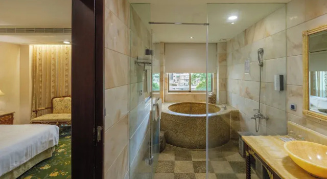 Номер Luxury Grand Pleasure Spring Hotel