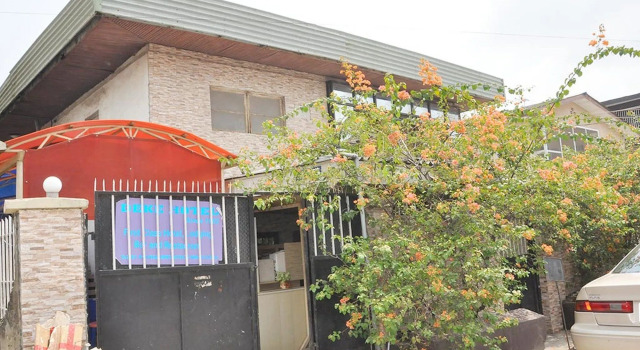 Deke Hotel and Suites