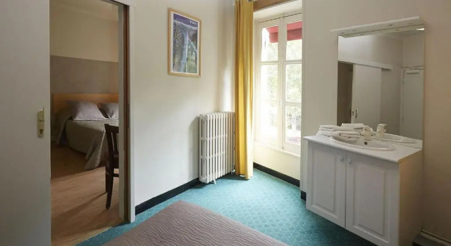 Четырёхместный номер Standard Hôtel Le Foch