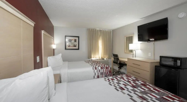 Четырёхместный номер Superior Red Roof Inn Raleigh North-Crabtree Mall-Lenovo Center