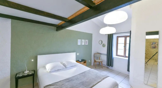 Auberge La Plaine, Rezerwuj Hostel Hotele w Chabrillan z basenem, Basen