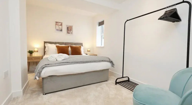 Chic 2 Bed Flat Near Central Cardiff
