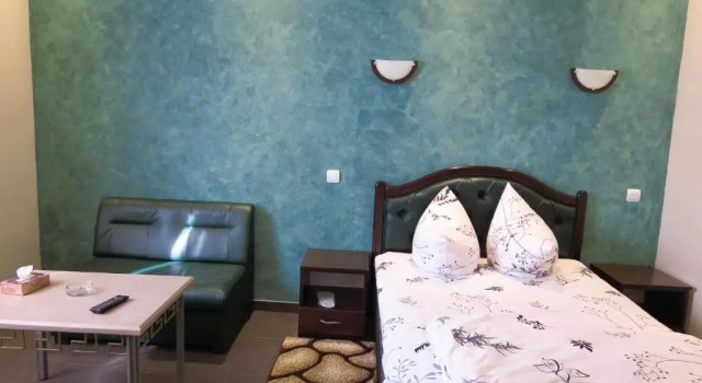 Standard Einzel Zimmer mit Balkon White House Hotel