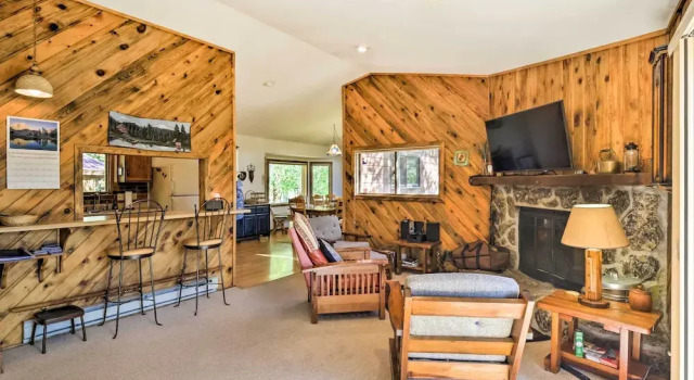 1 Mi to Peak 7: Home w/ Hot Tub in Breckenridge!, Rezerwuj Dom wakacyjny Hotele w Vail Ski z parkingiem, Parking