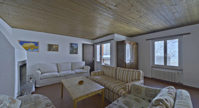 Casa Rossa - House for groups, Book Hotel Poschiavo 