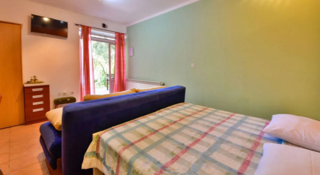 Apartment Čipčić Krattigen 34216, Prenota Appartamento Hotel a Isole Quarnerine con parcheggio, Parcheggio
