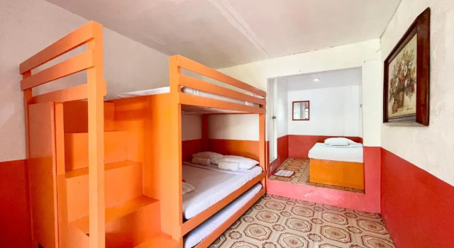 Кровать в общем номере Merie Diz Sunrise Beach Resort