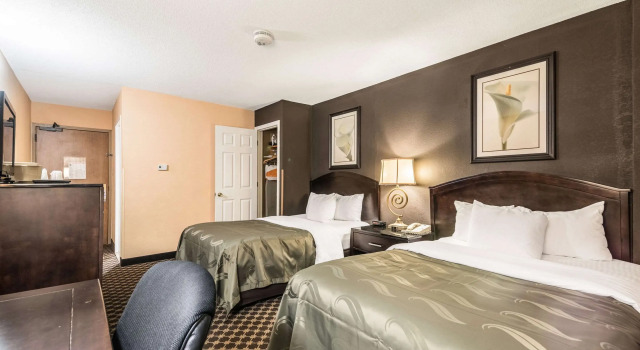 Четырёхместный номер Standard Quality Inn Ithaca - University Area