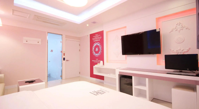 Люкс Dom Hotel
