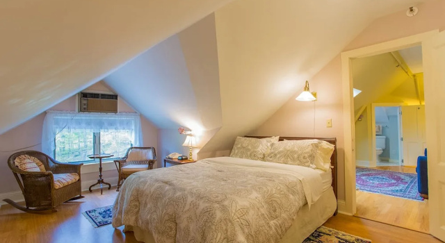 Люкс с 2 комнатами Apple Tree Inn
