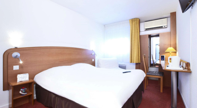 Двухместный номер Standard Kyriad Toulon Est Hyeres La Garde