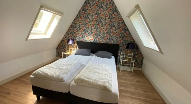 Вилла Lush Villa with Hot Tub, Private Fenced Garden in Hippolytushoef